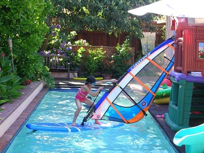 800px-ChildWindsurf.jpg