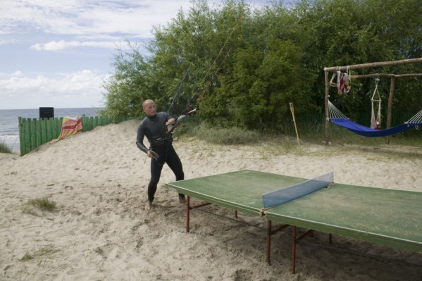 stalo teniso partija su kaitu kiteCampe Kunigiskese (3).jpg